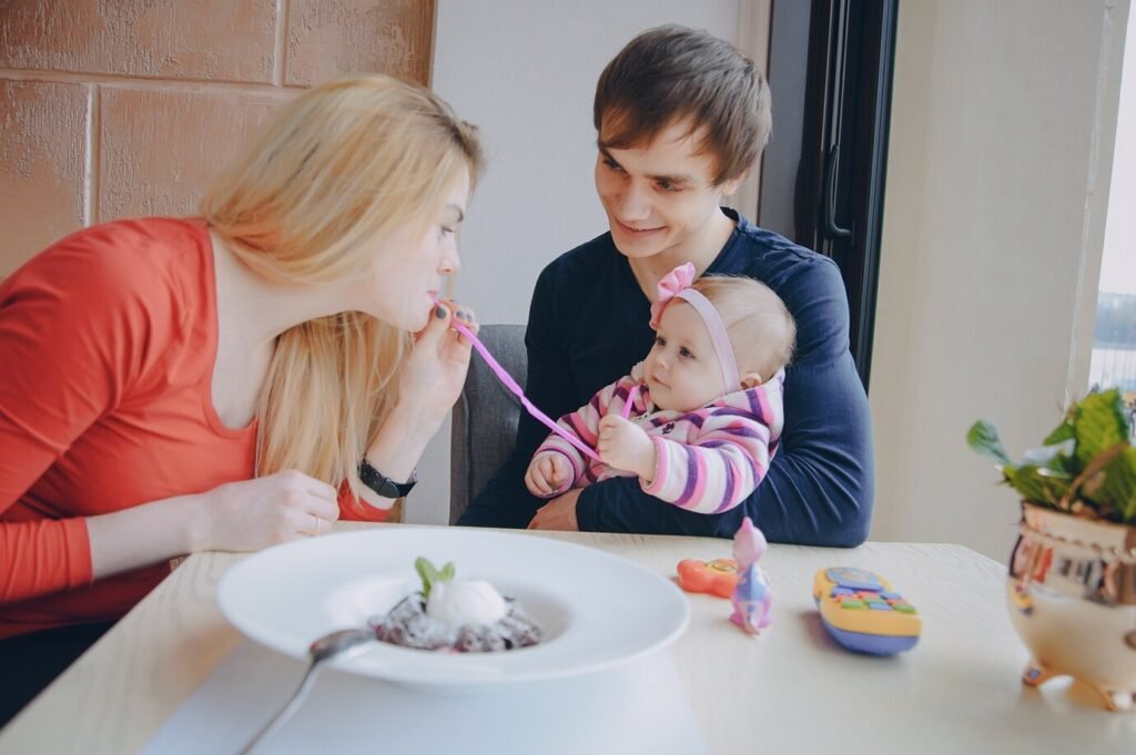 bebeklerde aile ile beslenme
